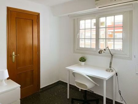 Carrer del Bisbe Jaume Pérez, Valencia, Valencian Community 46006 - Photo 3