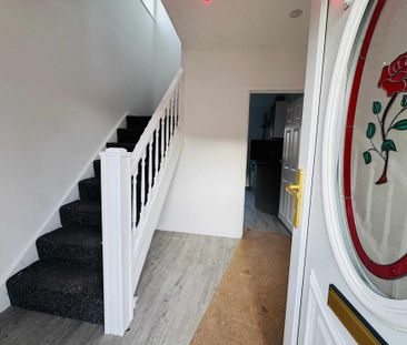 3 bedroom end of terrace house to rent - Photo 5