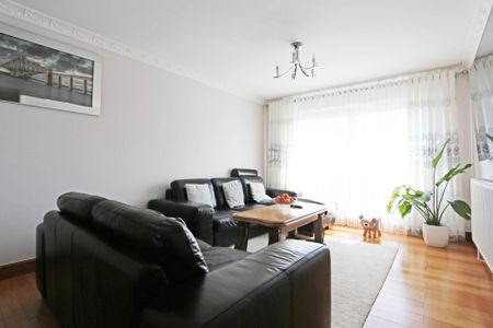 Price £1,800 pcm - Available 06/06/2026 - Part Furnished - Photo 2