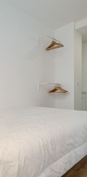 EMPERAIRE Roommate 5 Bedrooms at Aix en Provence - Photo 1
