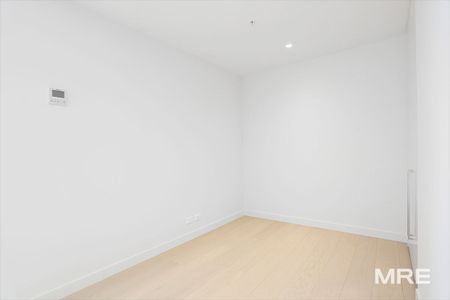 1703/157 A'Beckett Street, Melbourne - Photo 2