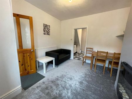 2 bedroom private hall to rent - Photo 2