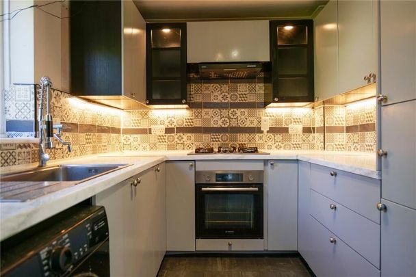 3 Bed Terraced House, The Brookmill, RG1 - Photo 1