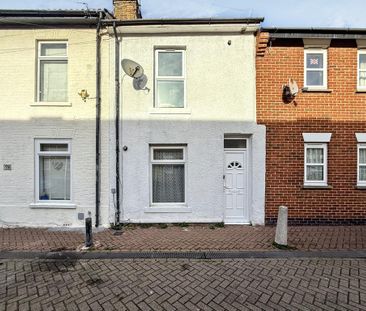 3 bedroom terraced house to rent - Photo 6