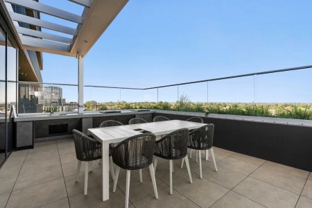 Superb, light filled 2 bedroom residence! - Photo 5