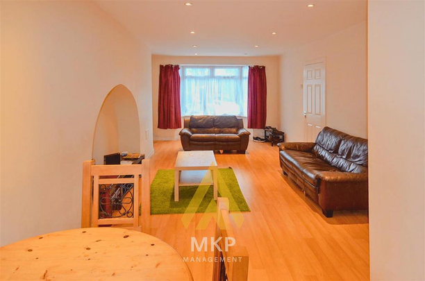 3 bedroom terraced house to rent - Photo 1