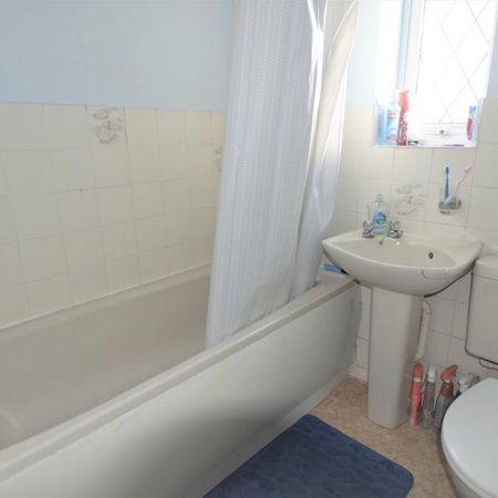 1 bedroom end of terrace house to rent - Photo 4