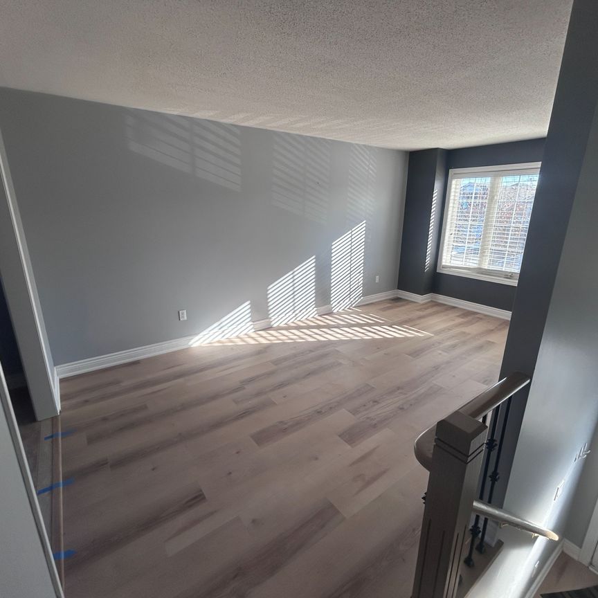 For Lease - 584 Falconridge Drive, Oshawa, Ontario - Photo 1