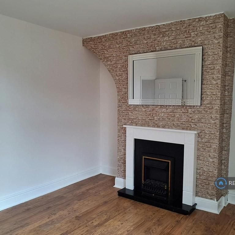 2 bedroom semi-detached house to rent - Photo 1