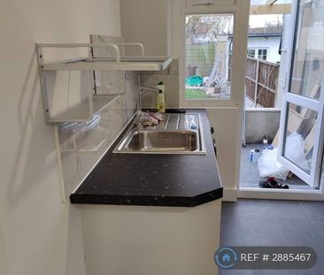 Studio to rent - Photo 5