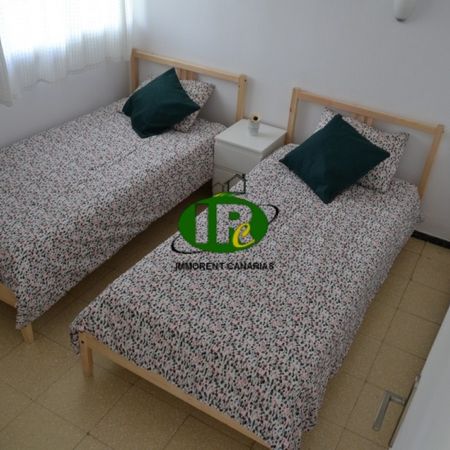 Apartment with 2 bedrooms in 2nd row sea and beach. Completely renovated in san agustin - Photo 2