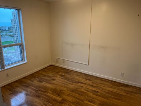 For Lease - 36 Lee Centre Drive Unit# 2105, Toronto, Ontario - Photo 5