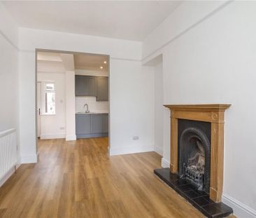 2 bedroom end of terrace house to rent - Photo 4