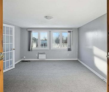 704 Claude Street Unit B - Photo 2