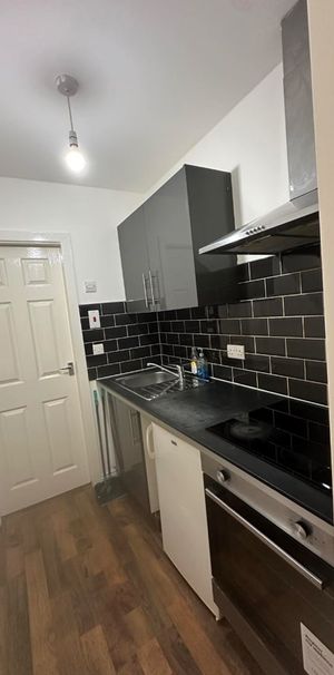 Studio Flat, Leeds, LS9 - Photo 1