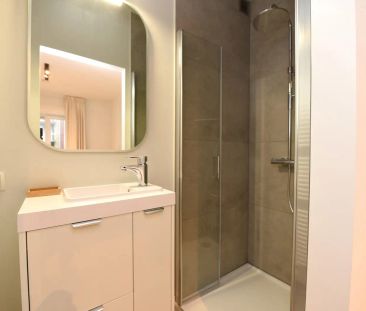 Modern gemeubeld 2-slaapkamerappartement in de Leopoldlaan. - Foto 1