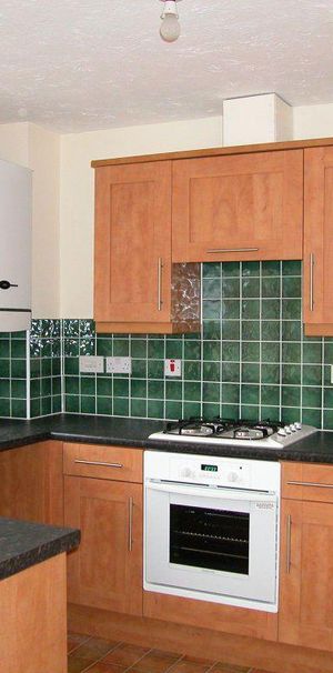 3 bedroom semi-detached house to rent - Photo 1