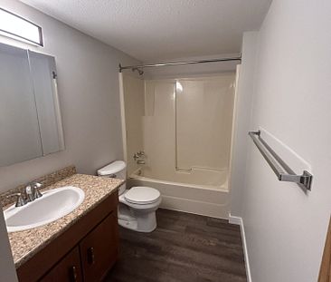 AVINLEA COURT 2BD / 1BA - Photo 4