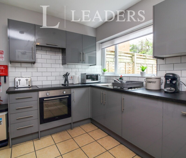 4 bedroom terraced house to rent - Photo 4
