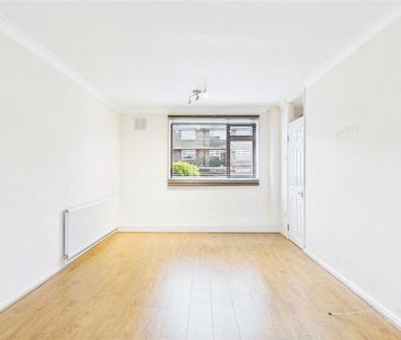 3 bedroom end of terrace house to rent - Photo 2