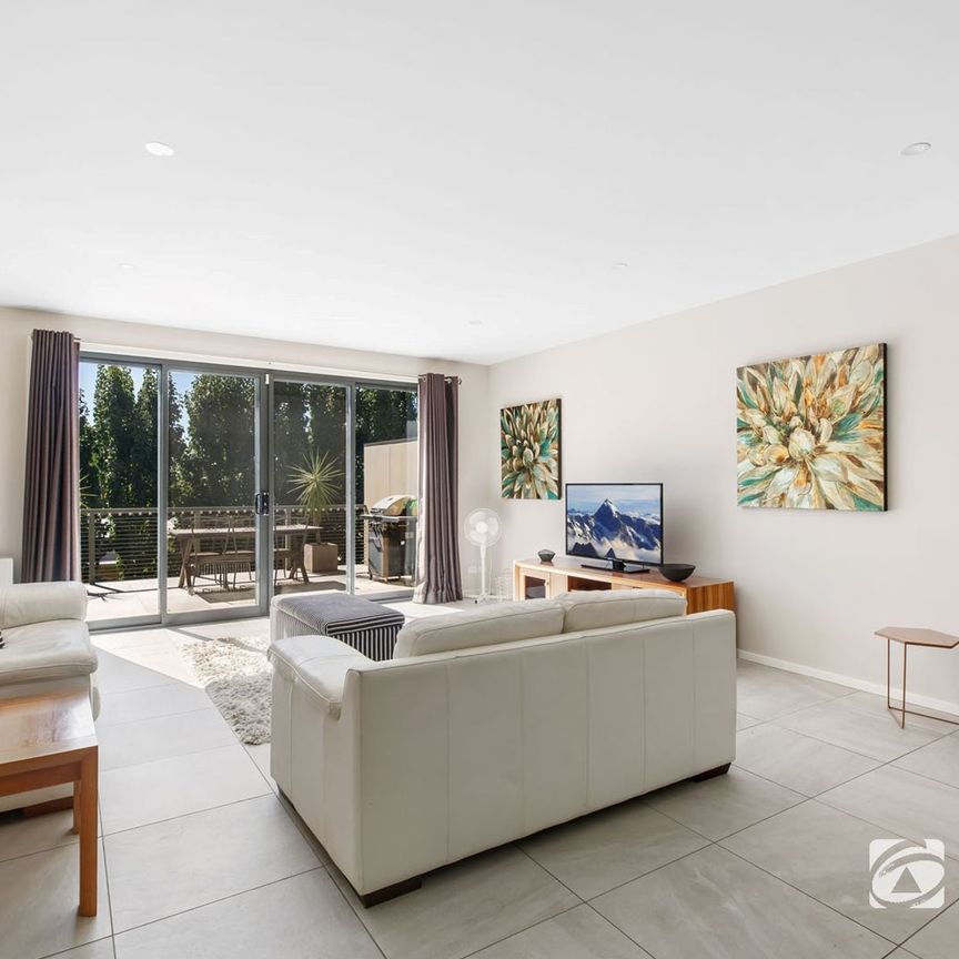 BENDIGOS ULTIMATE ADDRESS - FULLY FURNISHED AVAILABLE FEBRUARY 2026 - Photo 1