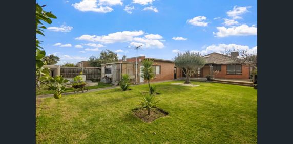 GREAT FAMILY HOME - Photo 2