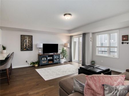 Lovely newer 2 bedroom 1.5 bath Condo/Townhome - Photo 4