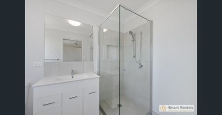 Modern 4-Bedroom Home in Kelso - Photo 5