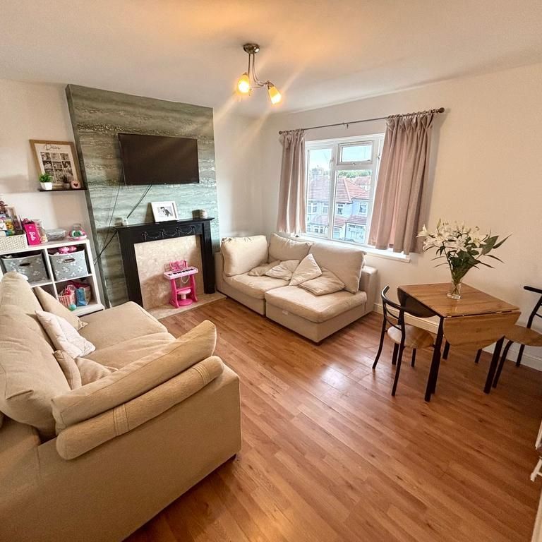 1 bedroom flat to rent - Photo 1