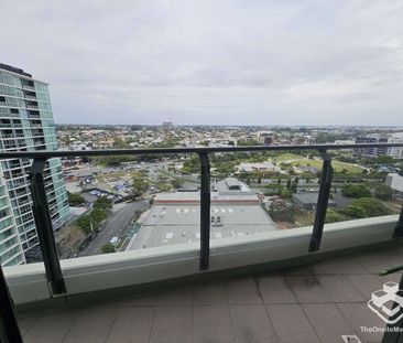 PROXIMITY HAMILTON PORT-SIDE STYLISH HARBOUR-SIDE LIVING! unfurnish... - Photo 2