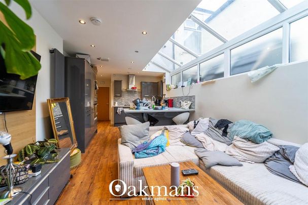 7 bedroom house to rent - Photo 1