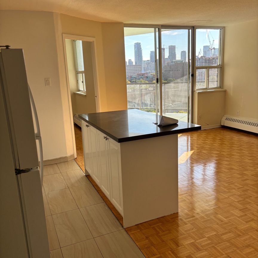 For Lease - 44 Walmer Road Unit# 1205, Toronto, Ontario - Photo 1