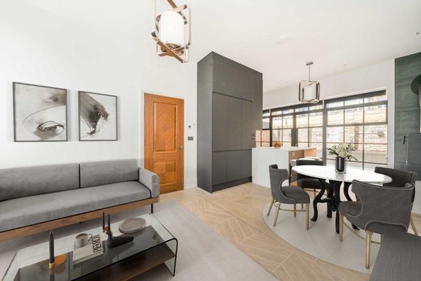 Grove Mews, Brackenbury Village, W6 - Photo 1