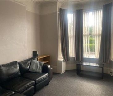 8 Bedroom Semi Detached To Let - Photo 1