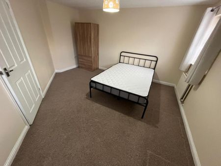 3 bedroom House To Let - Photo 5