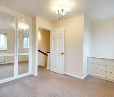 2 bedroom end of terrace house to rent - Photo 4