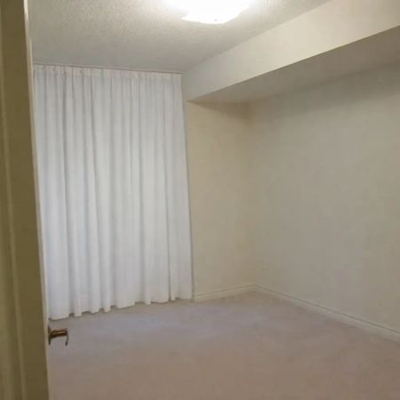 For Lease - 30 Grand Trunk Crescent Unit# 1207, Toronto, Ontario - Photo 3