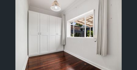 Charming Home with Contemporary Appeal - Photo 3