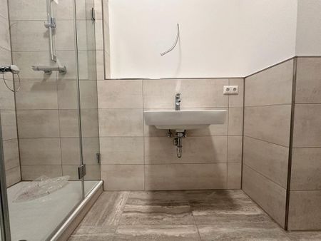 Wohnen im Denkmal mit Top-Ausstattung und PKW-Stellplatz! - Photo 3