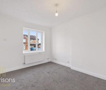 2 bedroom semi-detached house to rent - Photo 3