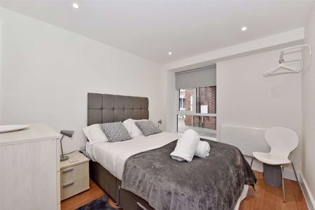 SHORT TERM - A one bedroom apartment, fully furnished with all bills included and offered for short term lets - Photo 4