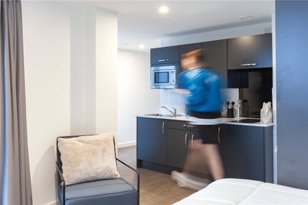 Studio To Rent - Photo 2