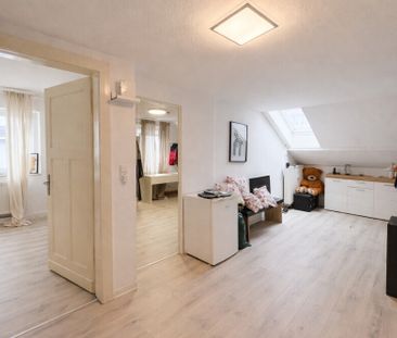 Großzügige 6-Zimmer-Wohnung mit Altbaucharme -ideal für Familien in... - Photo 2
