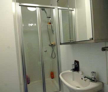 1 bedroom in a house share to rent - Photo 6