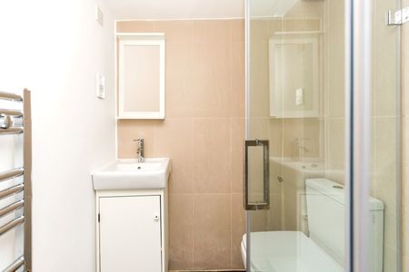 Studio Flat, Fellows Road, NW3 - Photo 4