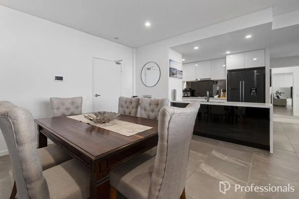 “Centrally Located Modern Apartment” - Photo 1