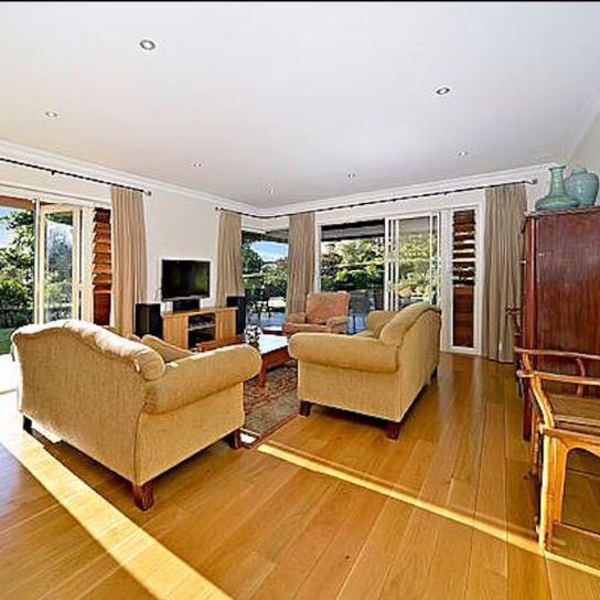 4 Bedrooms in Flat Bush - Photo 1