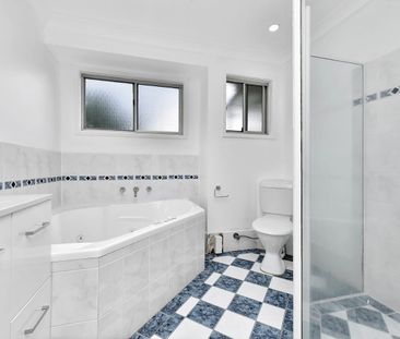 19 Griffin Close, Thornton, NSW 2322 - Photo 5