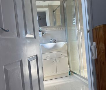 Room in a Shared House, Lamberts Place, CR0 - Photo 6
