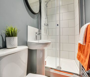 Beechwood Crescent (Room 3), Burley, Leeds - Photo 1